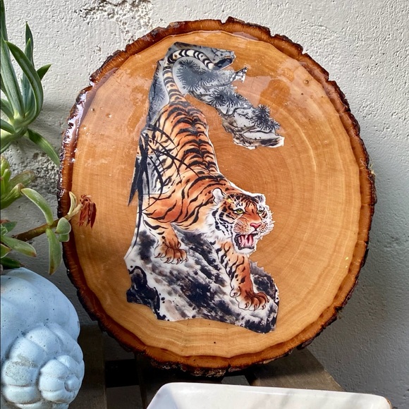 Other - TIGER HOME DECOR, Large Wood Slice 9.5” Diameter